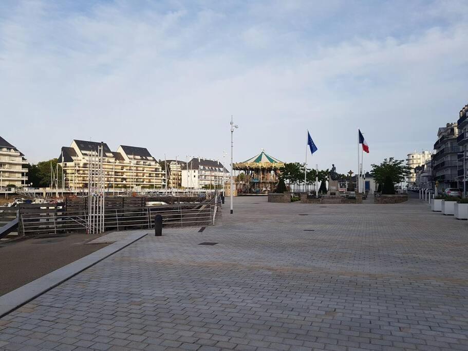 לה פוליגן T2 Plein Centre Du Pouliguen, Port Et Plage A Pied מראה חיצוני תמונה